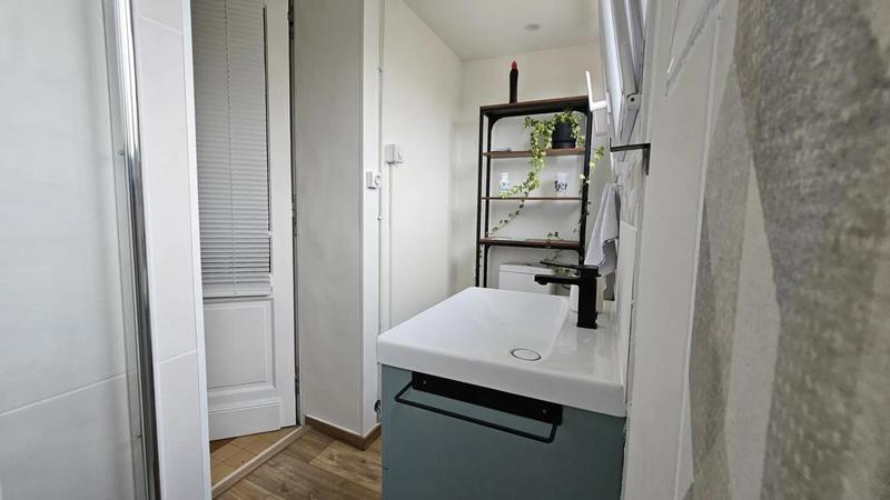 Maison - 260 m² - 12 pièces