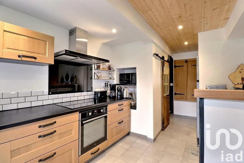 Maison - 215 m² - 6 pièces