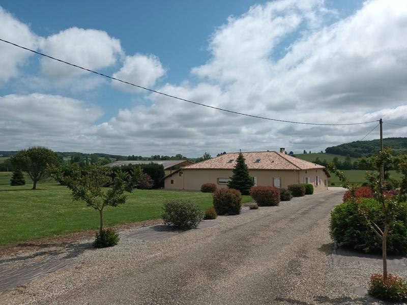 Maison - 180 m² - 7 pièces