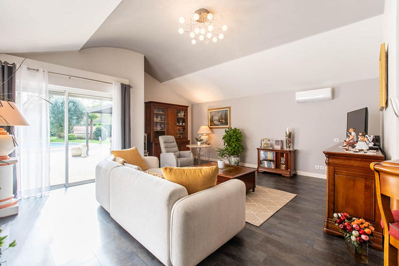 Maison - 199 m² - 8 pièces