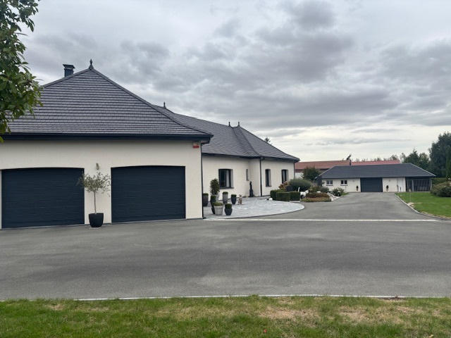 Maison - 232 m² - 6 pièces