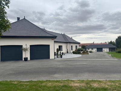 Maison - 232 m² - 6 pièces