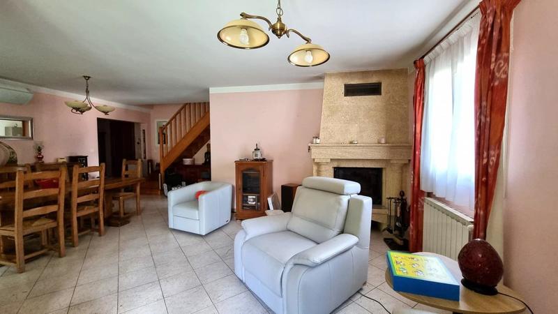 Propriété - 231 m² - 8 pièces