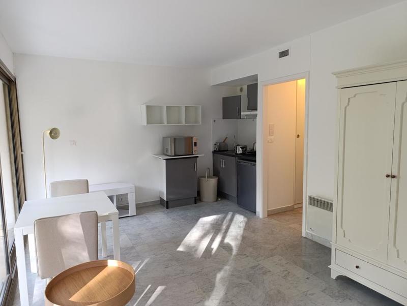 Studio - 24 m² - 2 pièces