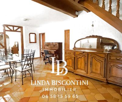 Maison - 140 m² - 8 pièces