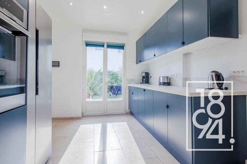 Maison - 213 m² - 5 pièces