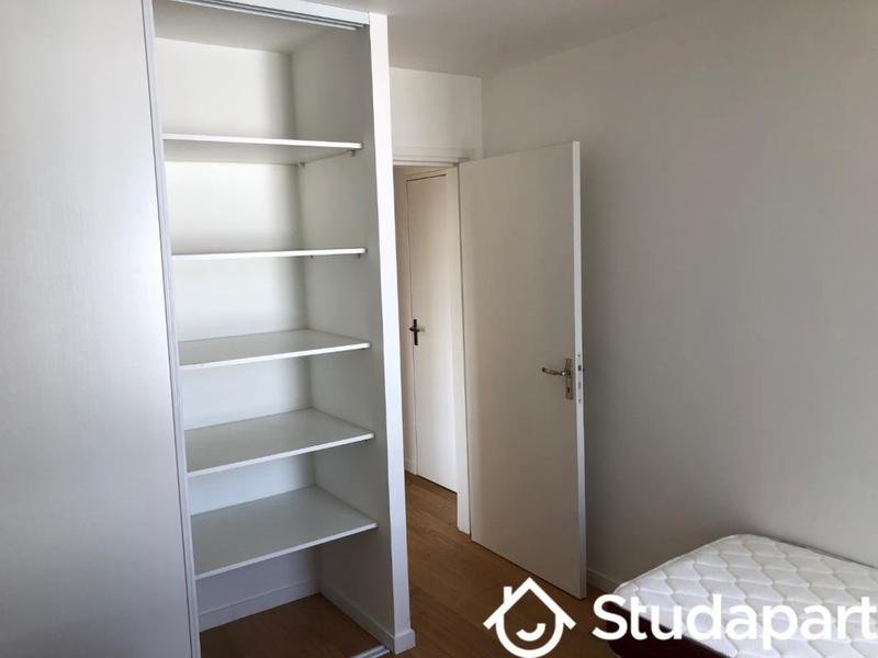 Chambre - 11 m² - 1 pièce