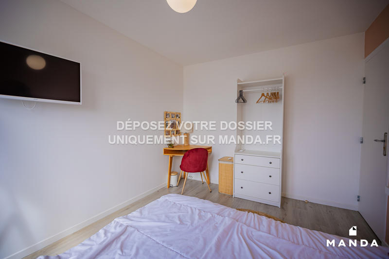 Chambre - 11 m² - 5 pièces