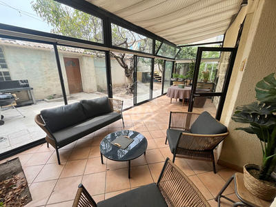 Maison - 245 m² - 11 pièces