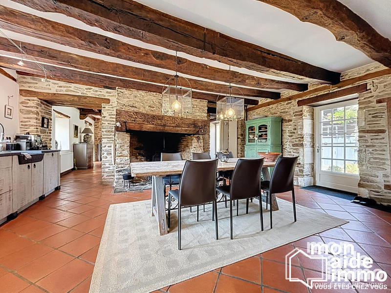 Maison ancienne - 230 m² - 7 pièces