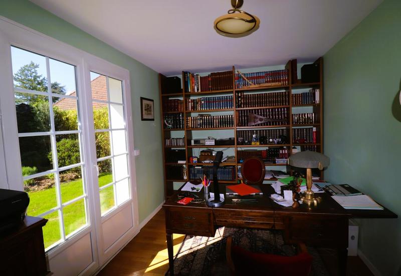 Maison - 220 m² - 8 pièces