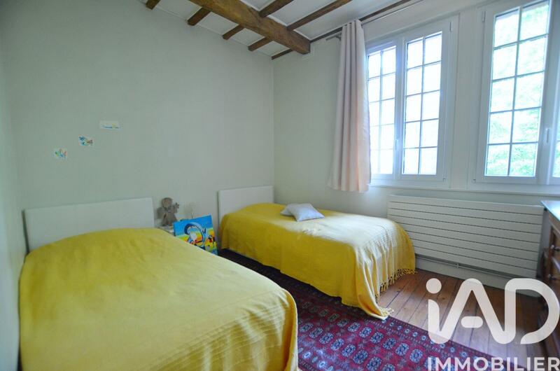 Maison - 180 m² - 8 pièces