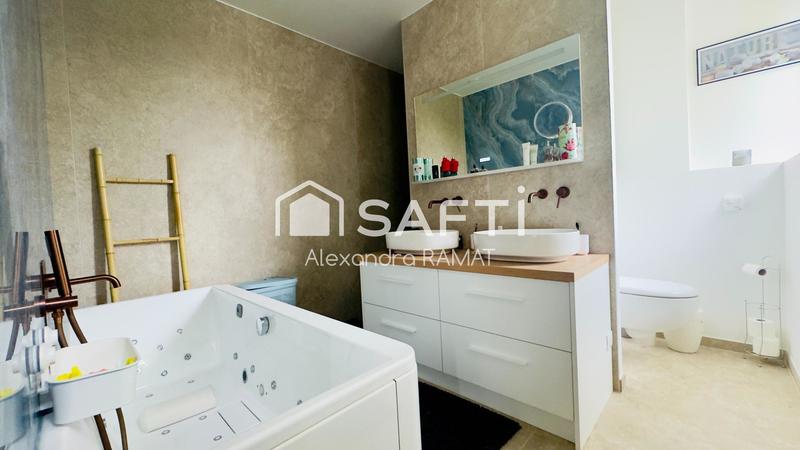 Maison - 300 m² - 8 pièces