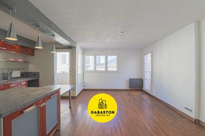 Appartement - 80 m² - 4 pièces