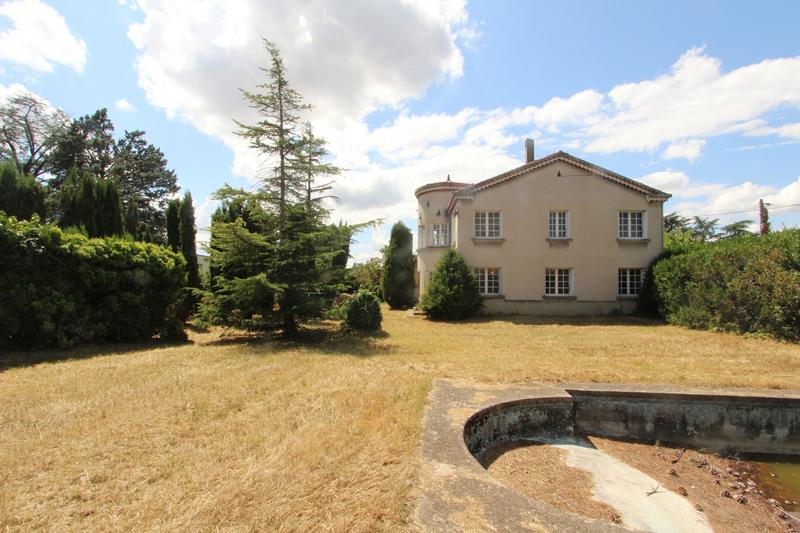 Maison - 195 m² - 8 pièces