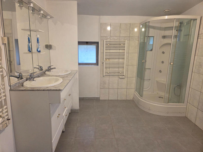 Maison - 173 m² - 9 pièces