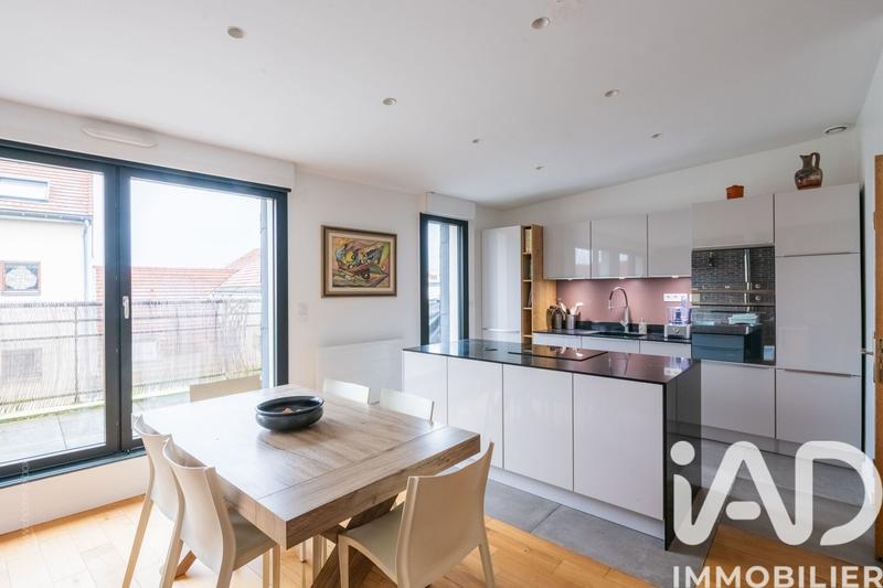 Appartement - 93 m² - 4 pièces