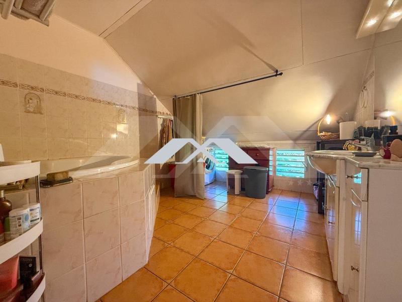 Maison - 208 m² - 9 pièces