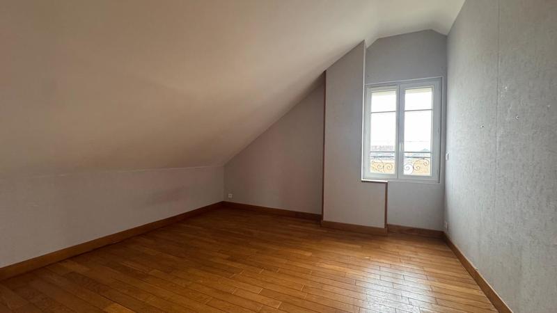 Maison - 220 m² - 9 pièces