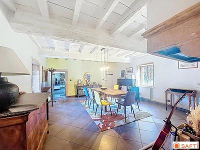 Maison - 372 m² - 12 pièces