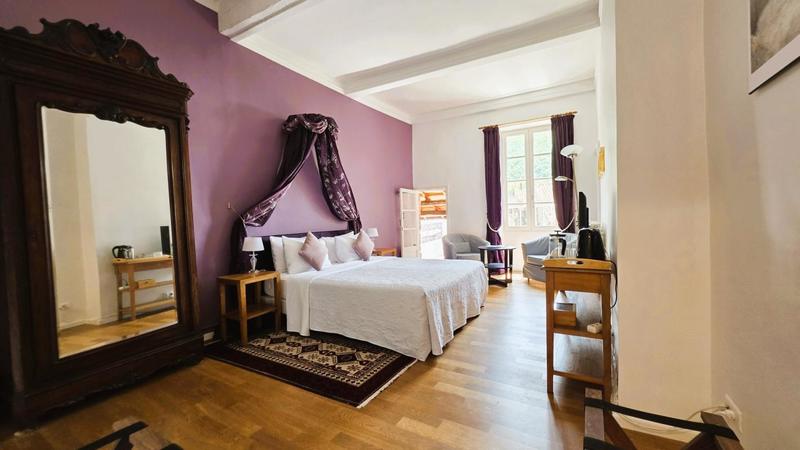 Propriété - 470 m² - 17 pièces