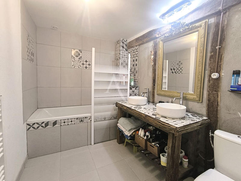 Maison - 96 m² - 5 pièces