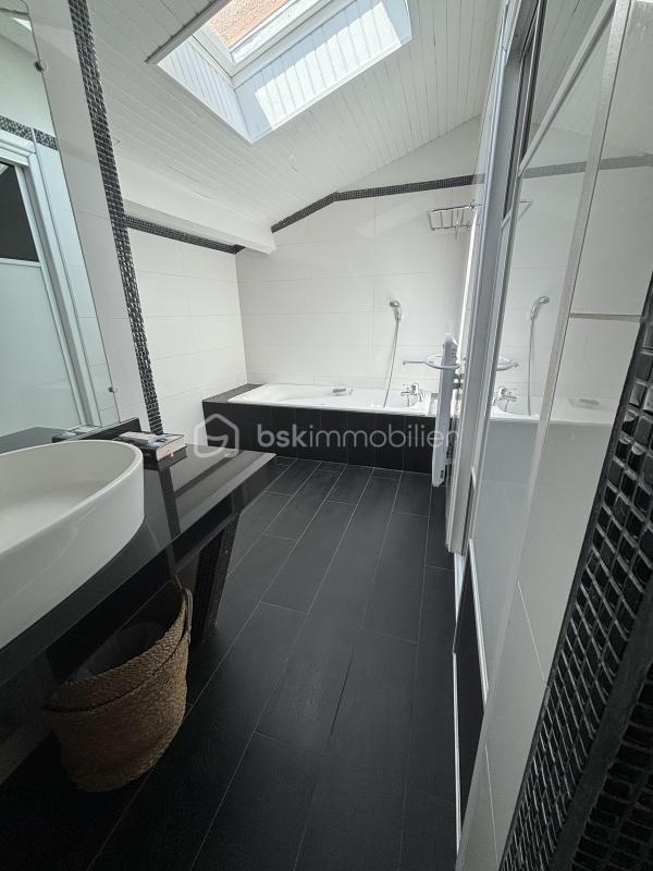 Maison traditionnelle - 152 m² - 6 pièces