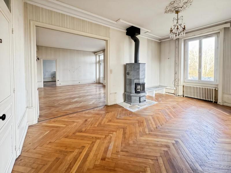 Maison - 316 m² - 20 pièces