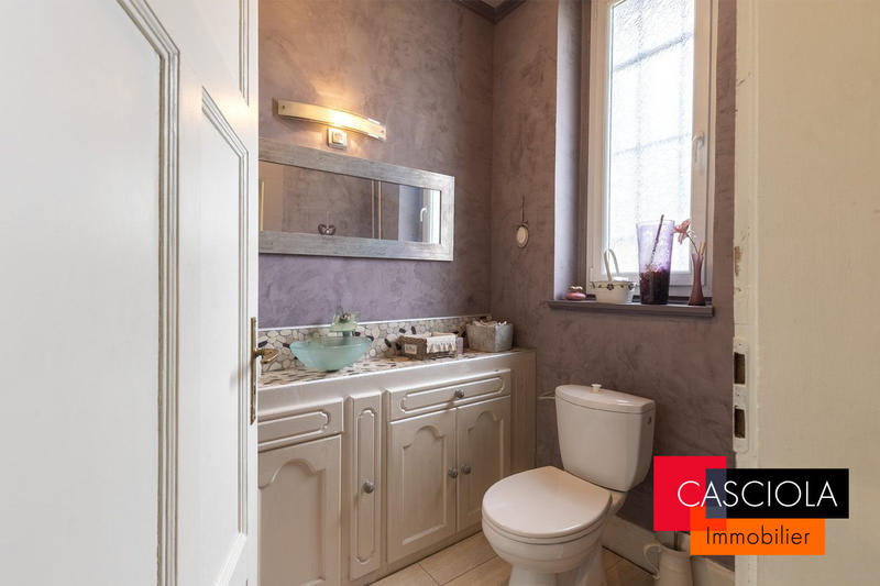 Maison - 259 m² - 9 pièces