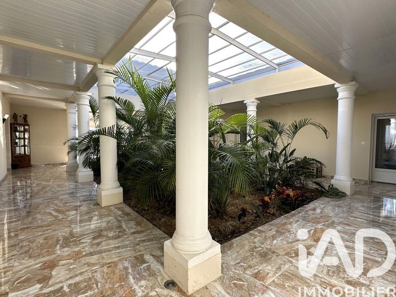 Maison - 246 m² - 5 pièces