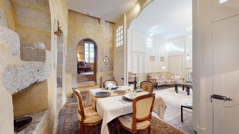 Appartement - 95 m² - 6 pièces