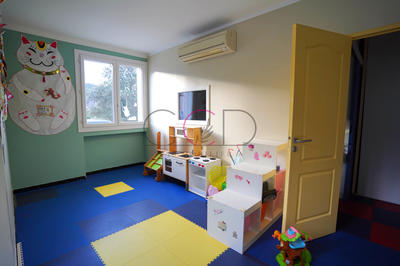 Local d'activités - 100 m²