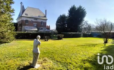 Maison - 360 m² - 12 pièces