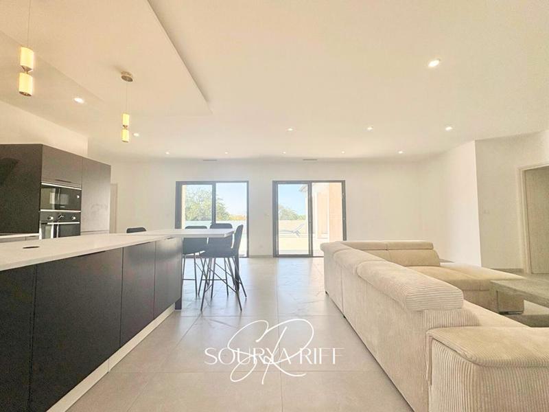 Maison - 150 m² - 5 pièces