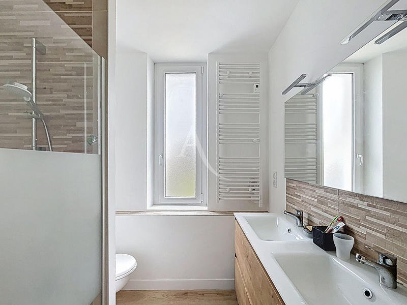 Maison - 111 m² - 7 pièces