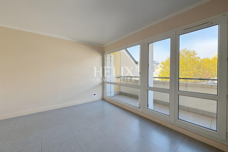 Appartement - 100 m² - 4 pièces