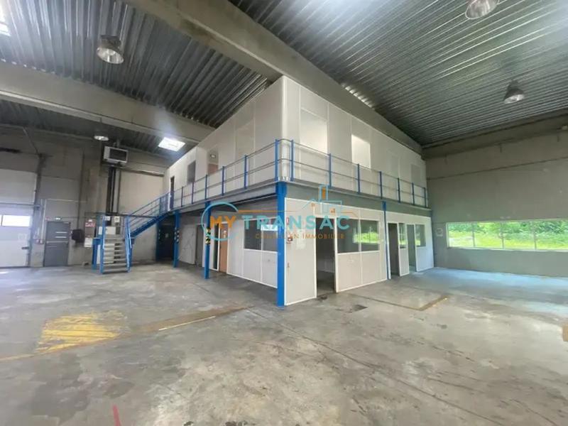 Local d'activités - 1 331 m² - 1 pièce