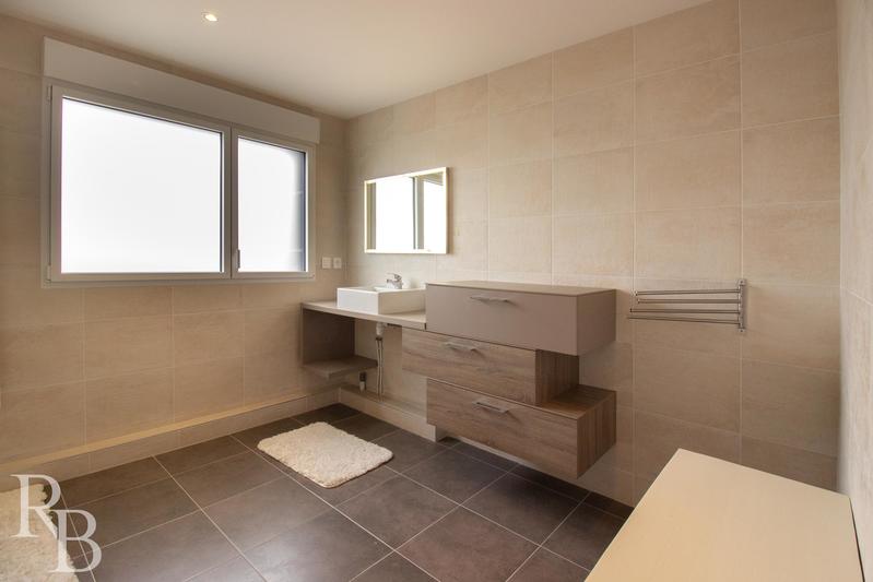 Appartement - 191 m² - 6 pièces