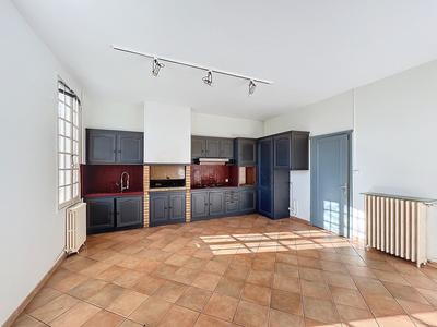 Maison - 200 m² - 8 pièces