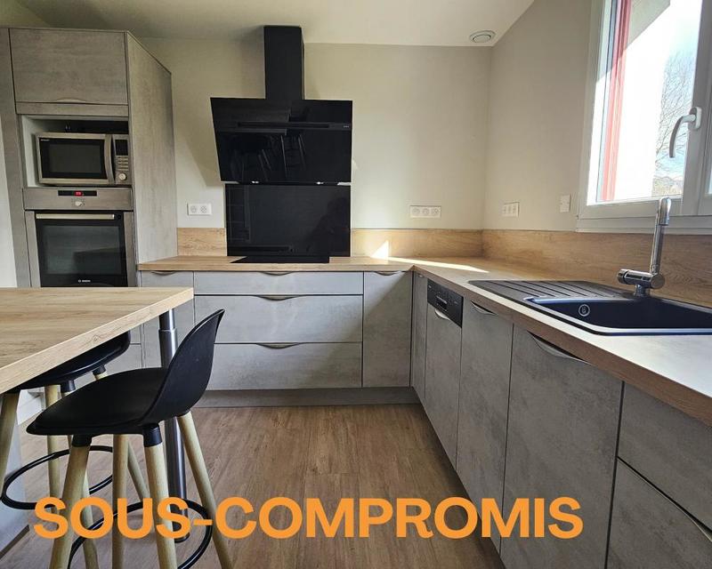 Maison - 99 m² - 6 pièces