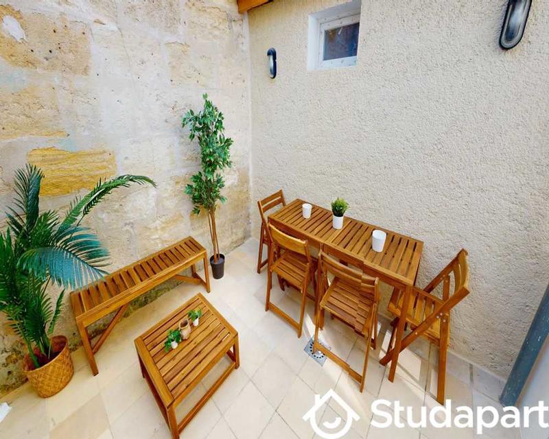 Chambre - 80 m² - 1 pièce