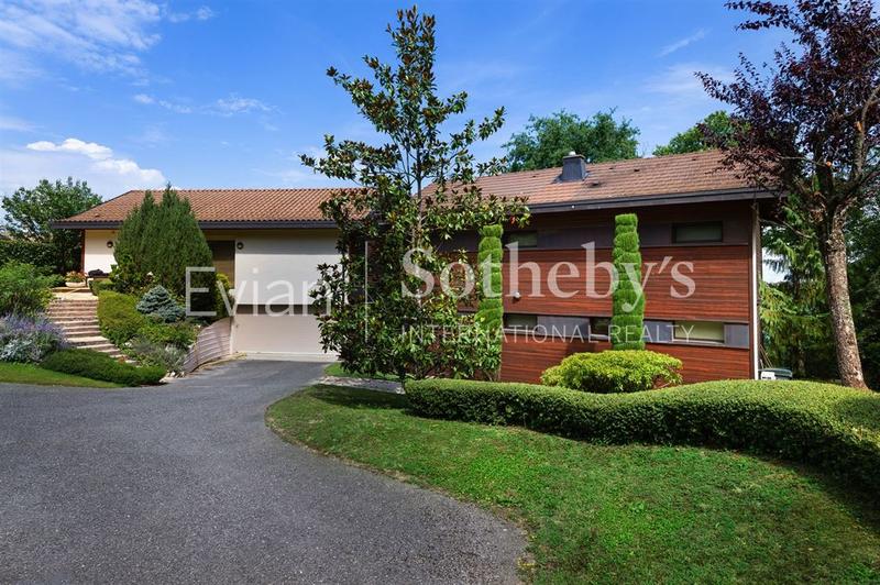 Villa - 288 m² - 6 pièces