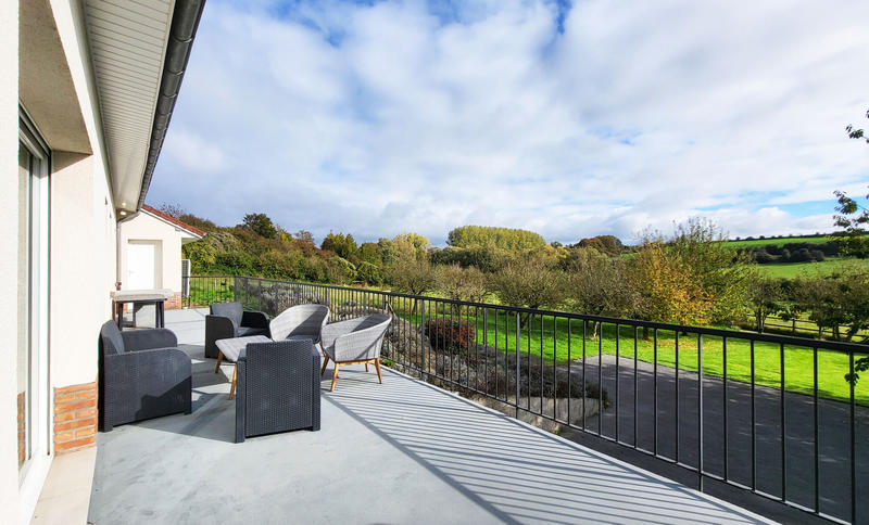 Maison - 215 m² - 8 pièces