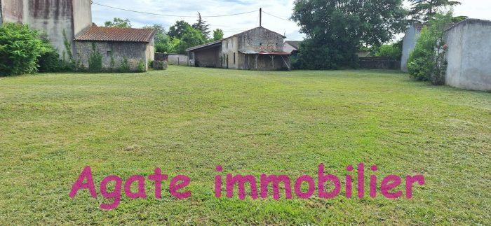Terrain constructible - 1 400 m²