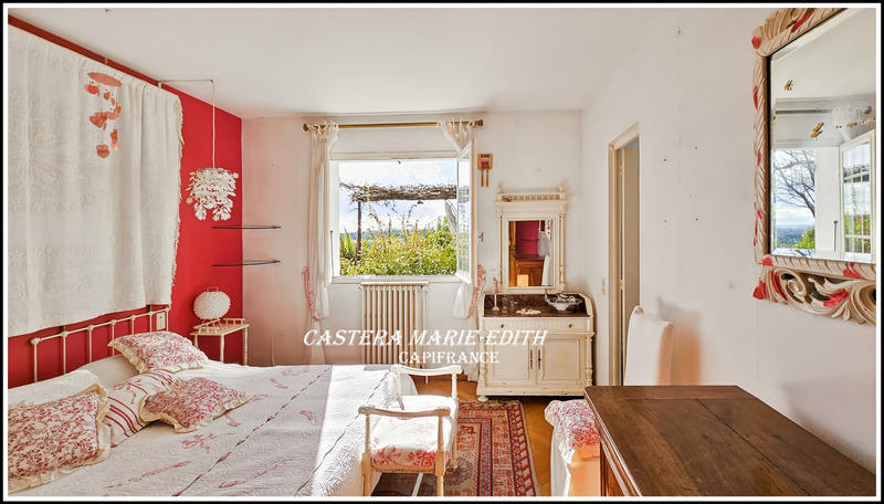 Maison - 322 m² - 9 pièces