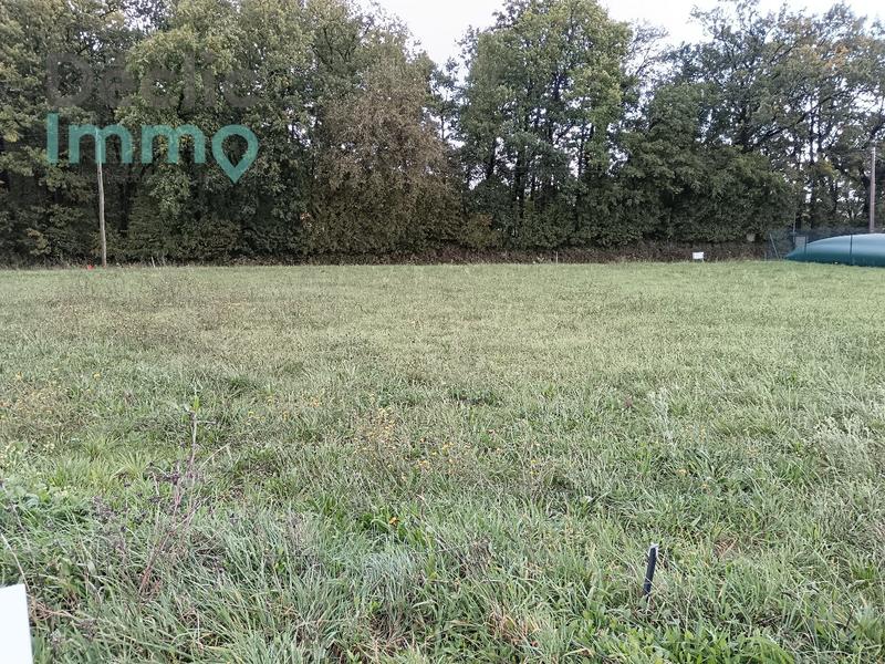 Terrain constructible - 897 m²