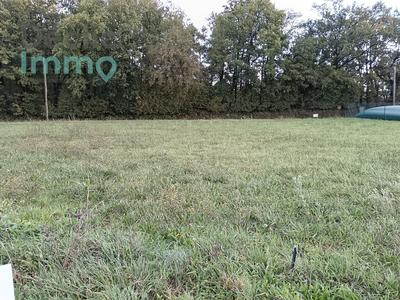 Terrain constructible - 897 m²