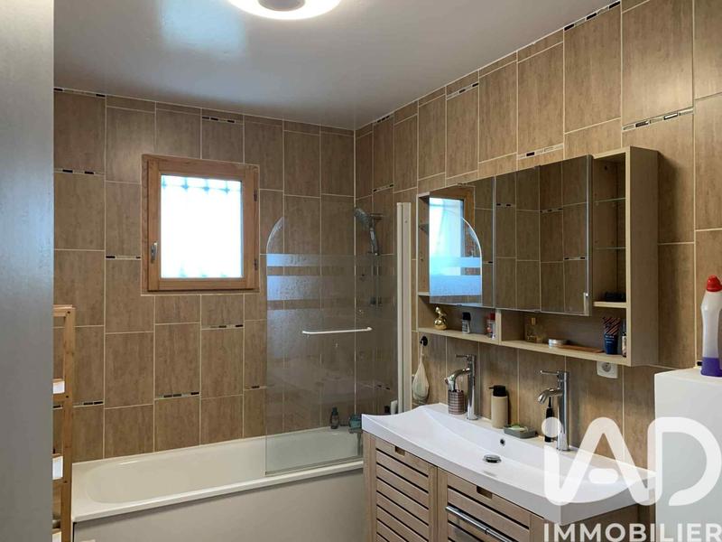 Maison - 99 m² - 5 pièces