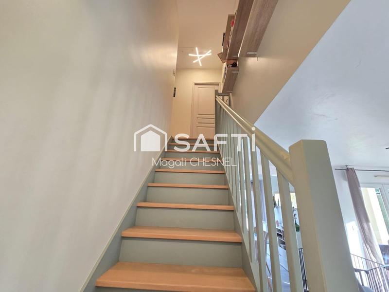 Maison - 104 m² - 8 pièces