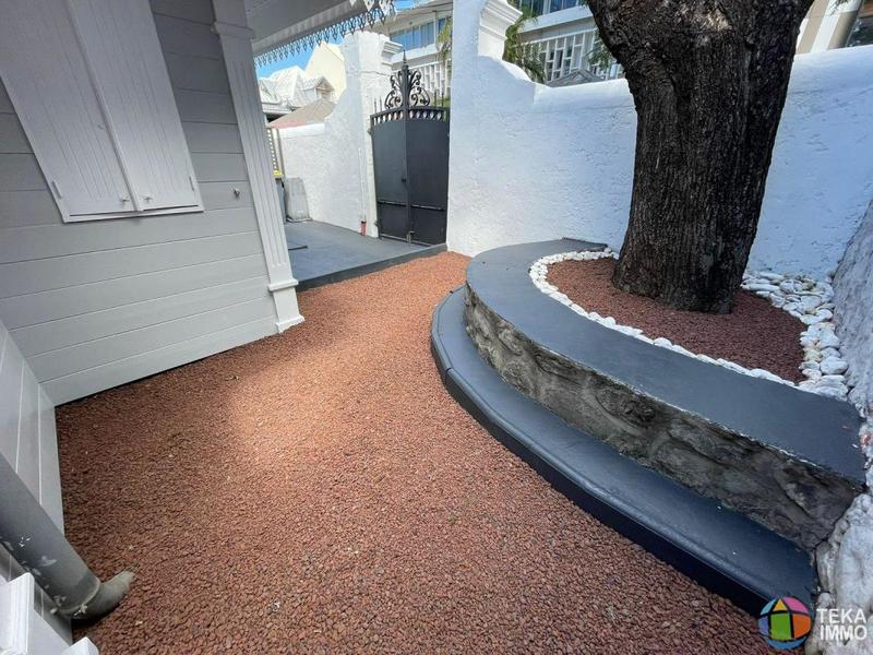 Bureau - 70 m² - 5 pièces